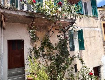 Foto 1 di 12 - Quadrilocale in Vendita in Via I Maggio 10 a Borgomaro