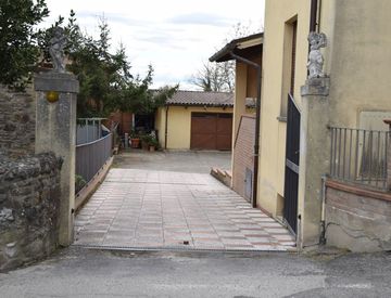 Casa Indipendente in Vendita in zona Giovi Ponte alla Chiassa a