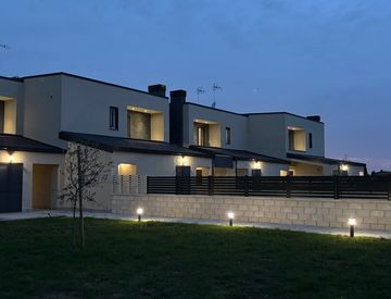 Facciata - Villetta a schiera in Vendita in Via di Muro Bianco a Albano Laziale