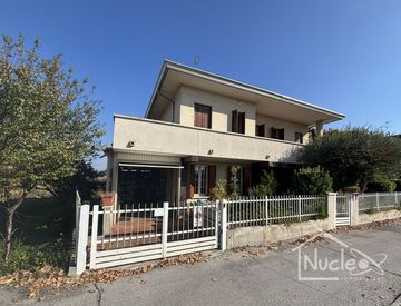 Facciata - Casa indipendente in Vendita in zona Centro a Abano Terme