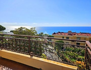 Terrazza - Trilocale in Vendita in Via Seve 13 a Santo Stefano al Mare