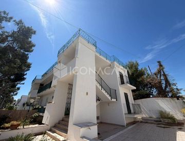 Facciata - Quadrilocale in Vendita in Viale la Testa a Bisceglie