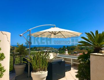 Terrazza - Casa indipendente in Vendita in Strada Conio a Pompeiana