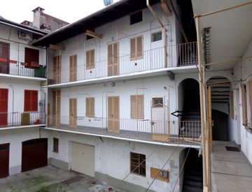 Foto 1 di 4 - Bilocale in Vendita in Via Carlo Dellanegra a Serravalle Sesia