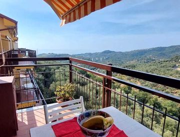 Terrazza - Trilocale in Vendita in Via Don Sasso a Civezza