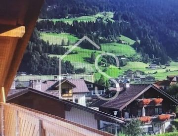 Foto 1 di 6 - Attico, mansarda in Vendita in zona Centro a San Candido