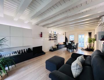 Soggiorno - Quadrilocale in Vendita in Via Andrea Memmo 29 a Padova