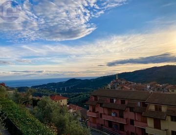 Foto 1 di 30 - Bilocale in Vendita in Via Imperia a Civezza