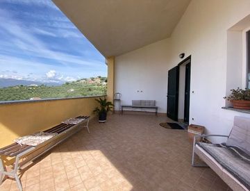 Terrazza - Casa bifamiliare, trifamiliare in Vendita in Strada Cason della Guardia a Imperia