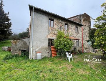 Facciata - Casa indipendente in Vendita in zona Montecatini nord a Montecatini-Terme