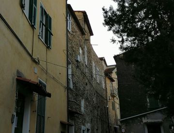 Foto 1 di 15 - Rustico, casale in Vendita in Via Principale a Imperia