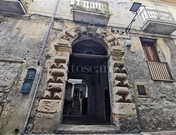Foto 1 di 14 - Quadrilocale in Vendita in Via Giuseppe Poerio a Catanzaro