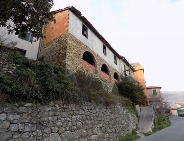 Foto 1 di 8 - Rustico, casale in Vendita in Via Matteotti 5 a Borgomaro