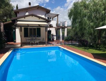 Piscina - Casa indipendente in Vendita in Galleria Terre Bianche a San Lorenzo al Mare