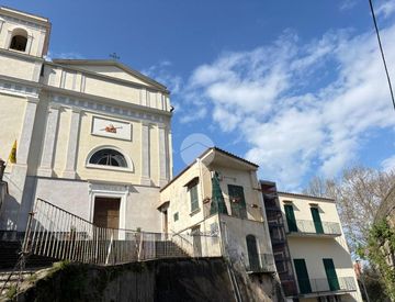 Vista - Trilocale in Vendita in Via Privati 31 a Castellammare di Stabia