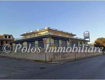Foto 1 di 18 - Ufficio in Vendita in Via Antonio Meucci 1 a Porto San Giorgio