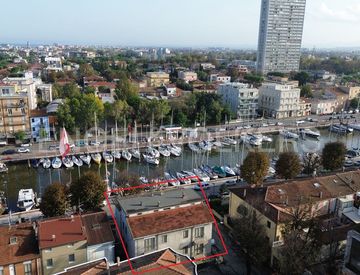 Foto 1 di 31 - Quadrilocale in Vendita in Via Sinistra del Porto 64 a Rimini