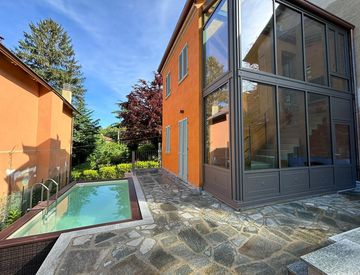 Piscina - Villa in Affitto in Strada Comunale Val Pattonera 9 a Torino