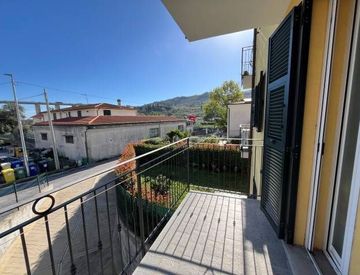 Terrazza - Trilocale in Vendita in Via Tommaso Littardi a Imperia