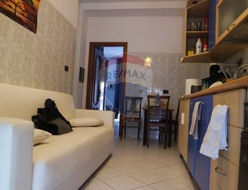 Stanza - Trilocale in Vendita in Via Ceresole 15 a Torino