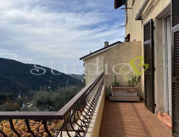 Terrazza - Quadrilocale in Vendita in Vicolo Bernardo Leone a Seborga