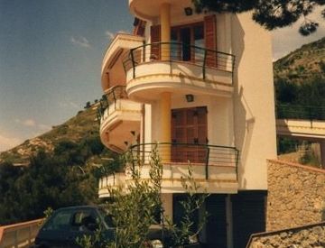 Foto 1 di 34 - Villetta a schiera in Vendita in zona Nervia a Ventimiglia