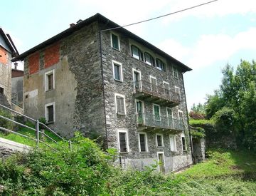 Foto 1 di 54 - Casa indipendente in Vendita in Sabbia a Varallo