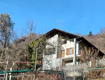 Foto 1 di 43 - Casa indipendente in Vendita in Località Morondo a Varallo