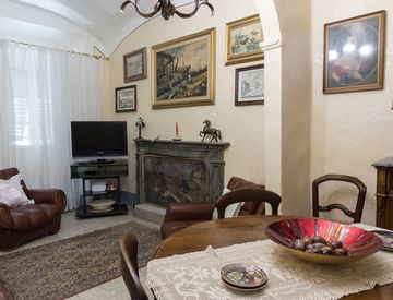 Soggiorno - Quadrilocale in Affitto in Via del Teatro 19 a Castel San Niccolò