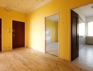 Stanza - Trilocale in Vendita in Via Aosta 17 a Rivoli