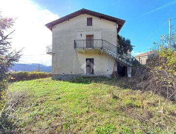Facciata - Appartamento in Vendita in Via Salvarezza Bastia 43 a Busalla