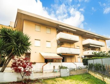 Facciata - Bilocale in Vendita in Via Duca D'Aosta 18 a Tortoreto