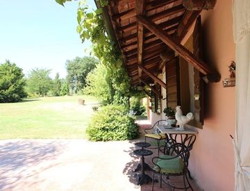 Foto 1 di 8 - Agriturismo in Vendita in Via della Maulina a Lucca