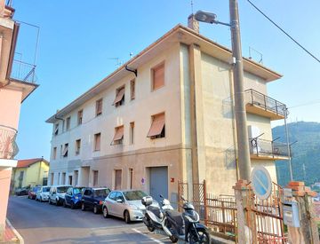 Foto 1 di 24 - Quadrilocale in Vendita in Via Cesare Battisti a Imperia