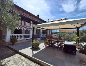 Terrazza - Casa bifamiliare, trifamiliare in Vendita in Via Sant'Agata a Imperia