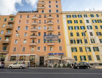 Vista - Trilocale in Vendita in Via La Spezia a Roma