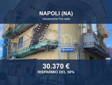 Facciata - Quadrilocale in Vendita in Via Achille Lauro 21 a Napoli