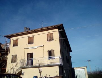 Foto 1 di 14 - Casa indipendente in Vendita in zona Centro a Serramazzoni