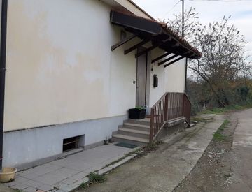 Facciata - Edificio in Vendita in Via Torino Pianezza a Collegno