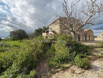 Giardino - Villa in Vendita in Via Calanchi 88 a Modica