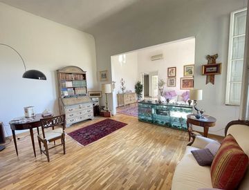 Soggiorno - Quadrilocale in Vendita in Via dei Pandolfini 39 a Firenze