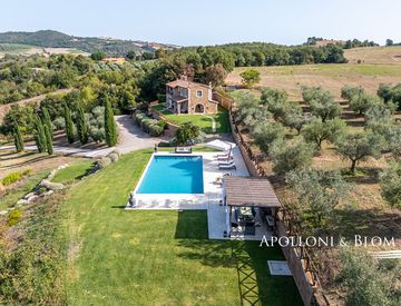 Piscina - Rustico, casale in Vendita in Via dei Faggi a Magliano in Toscana