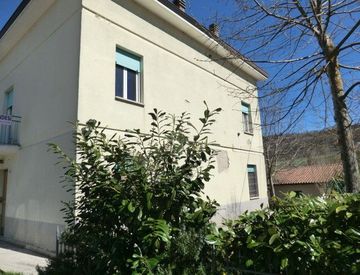 Foto 1 di 25 - Appartamento in Vendita a Serramazzoni