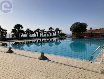 Piscina - Bilocale in Vendita in Via 1º Maggio a Costarainera