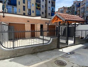 Terrazza - Bilocale in Vendita in Piazza Omero a Torino
