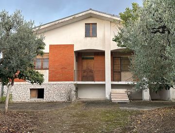 Facciata - Casa indipendente in Vendita in Contrada Bardella a Ortona