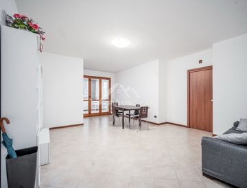 Soggiorno - Trilocale in Vendita in Via Emilia All'Ospizio a Reggio Emilia