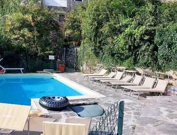 Piscina - Trilocale in Vendita in Via Revelli a Prelà