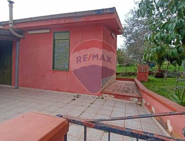 Terrazza - Rustico, casale in Vendita in Contrada Donna Gonna a Chiaramonte Gulfi