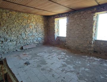 Foto 1 di 11 - Rustico, casale in Vendita in Via Vittorio Veneto a Chiusanico